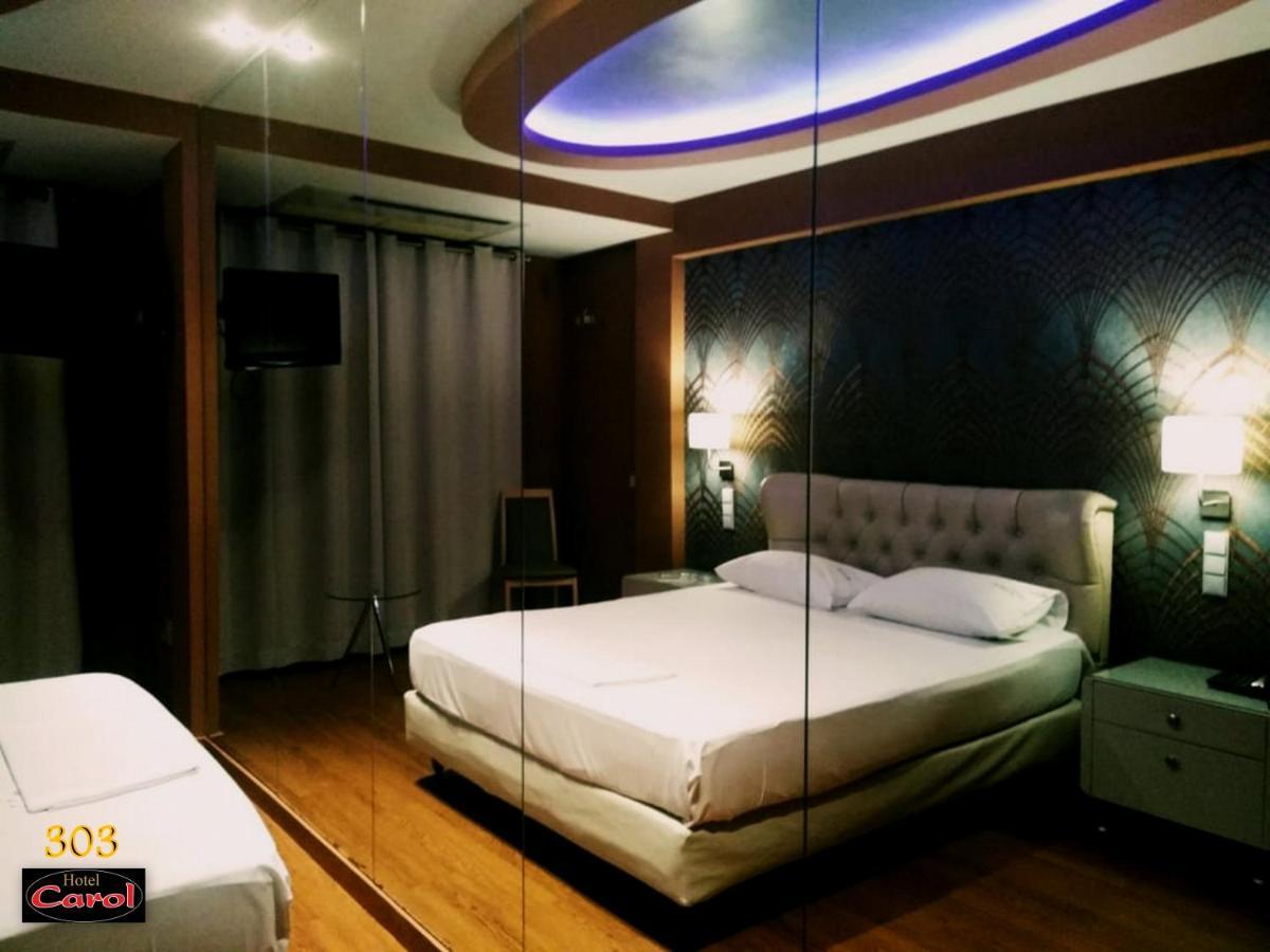 Carol Hotel Piraeus Luaran gambar