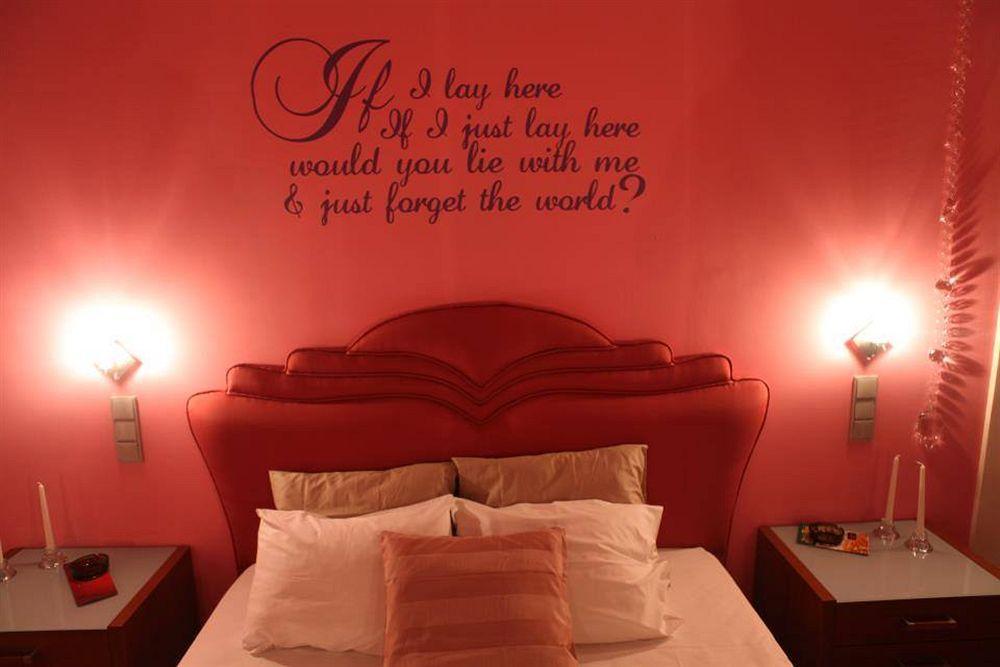 Carol Hotel Piraeus Luaran gambar
