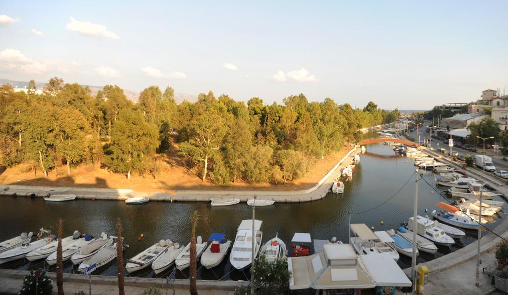 Carol Hotel Piraeus Luaran gambar