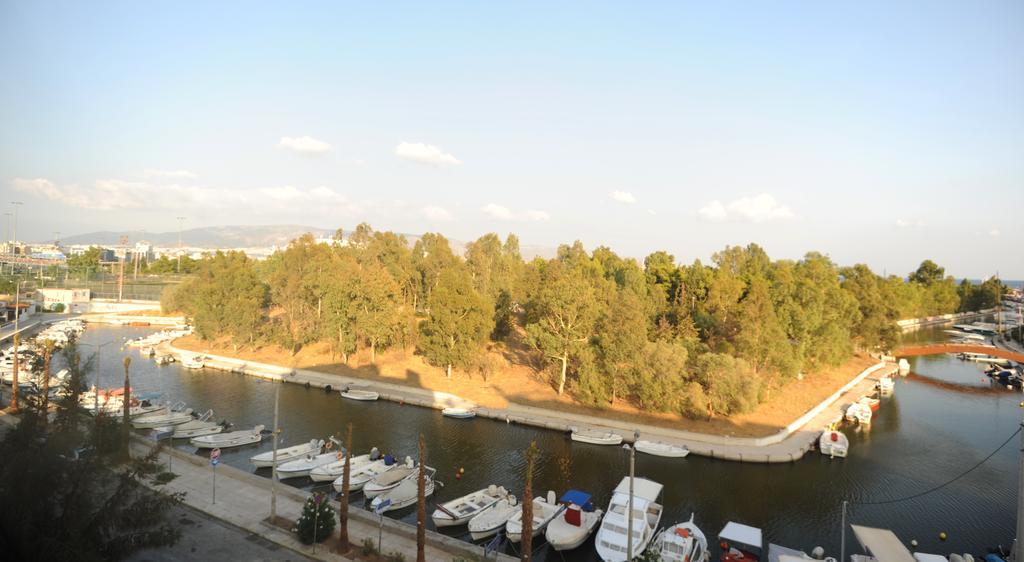 Carol Hotel Piraeus Luaran gambar