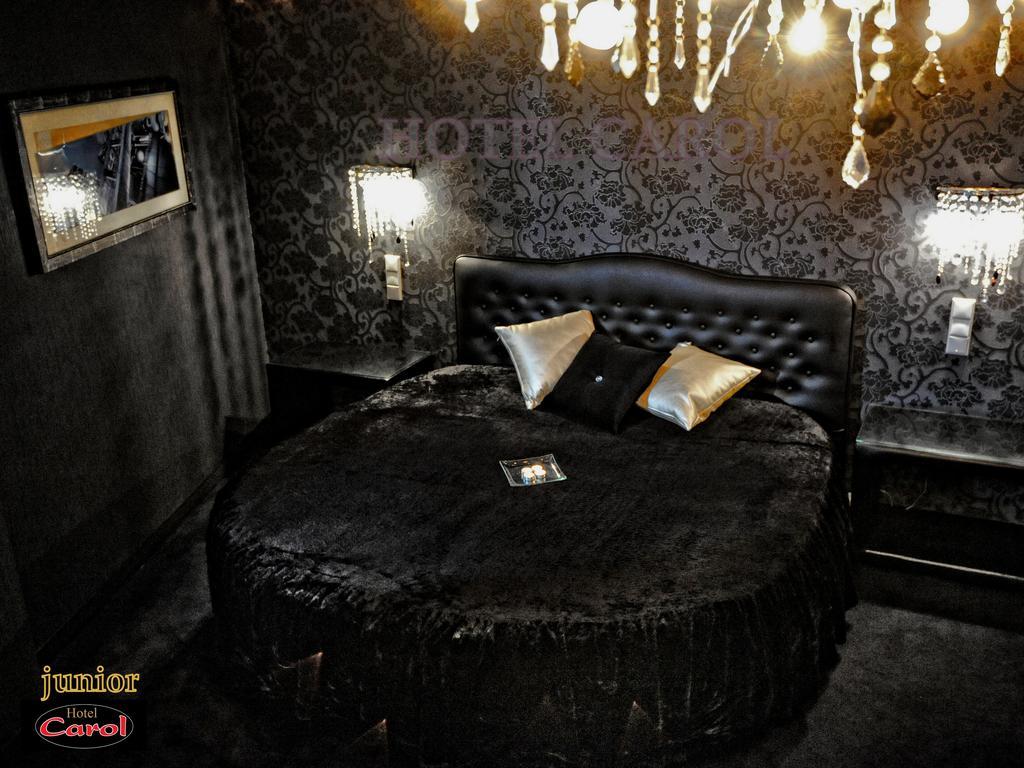 Carol Hotel Piraeus Luaran gambar