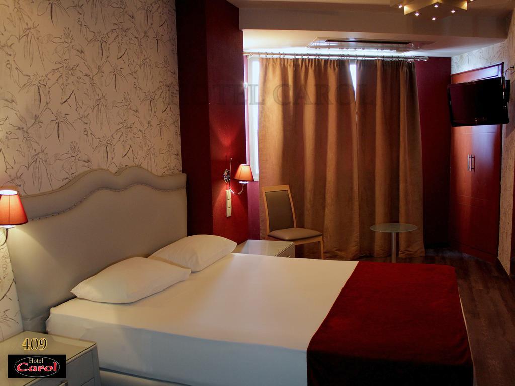 Carol Hotel Piraeus Luaran gambar