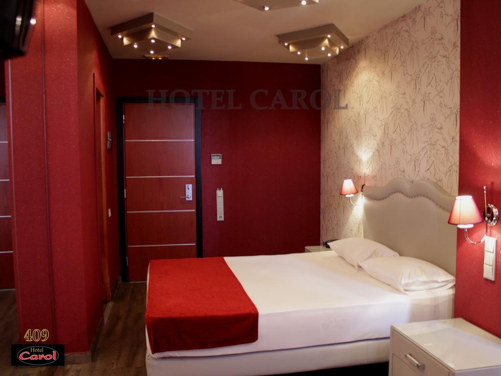 Carol Hotel Piraeus Luaran gambar