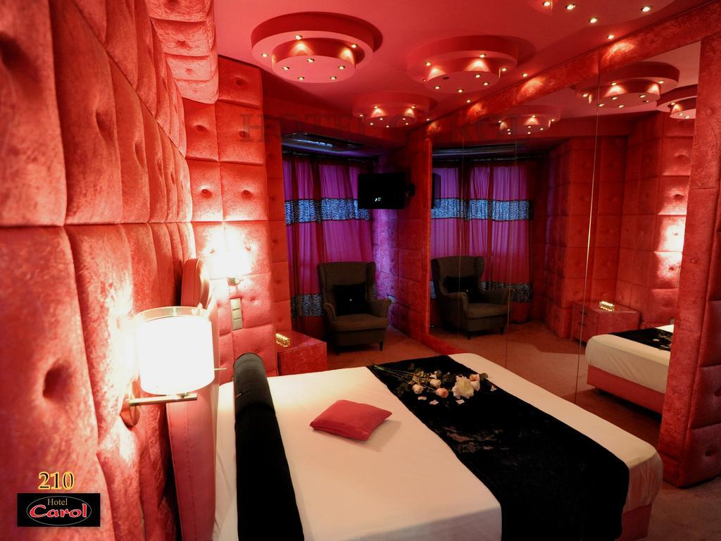 Carol Hotel Piraeus Luaran gambar