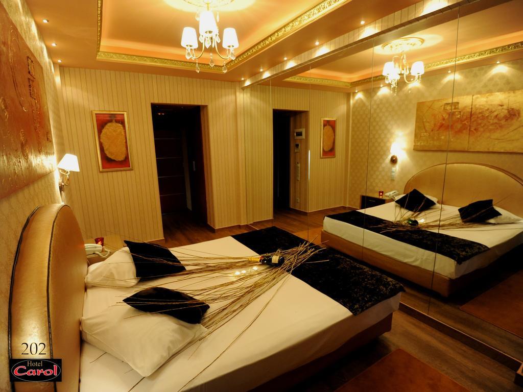 Carol Hotel Piraeus Luaran gambar