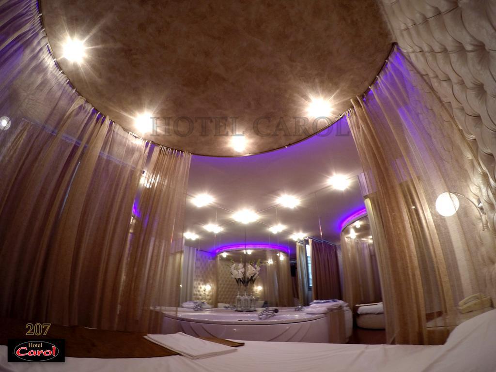 Carol Hotel Piraeus Luaran gambar