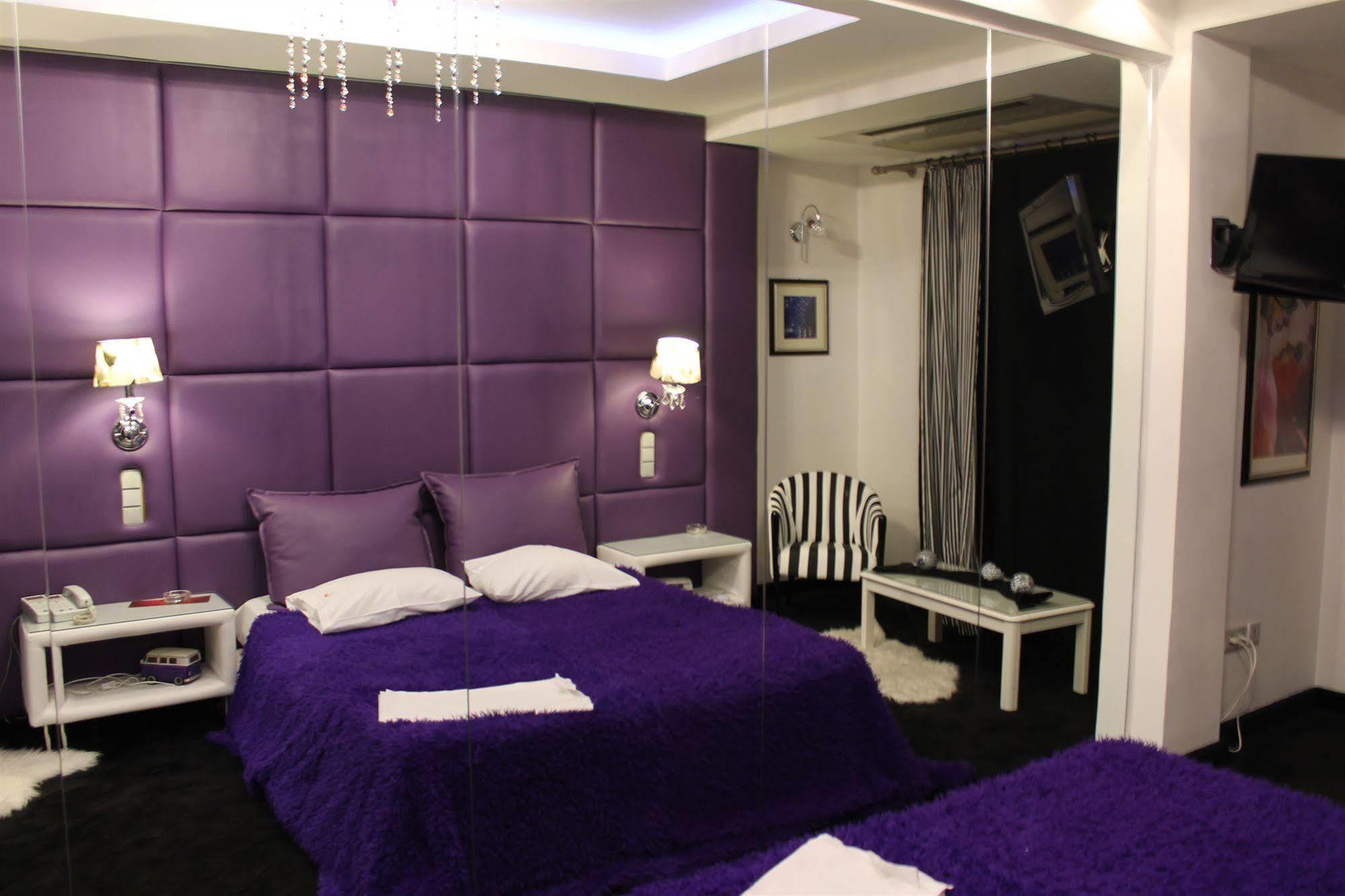 Carol Hotel Piraeus Luaran gambar